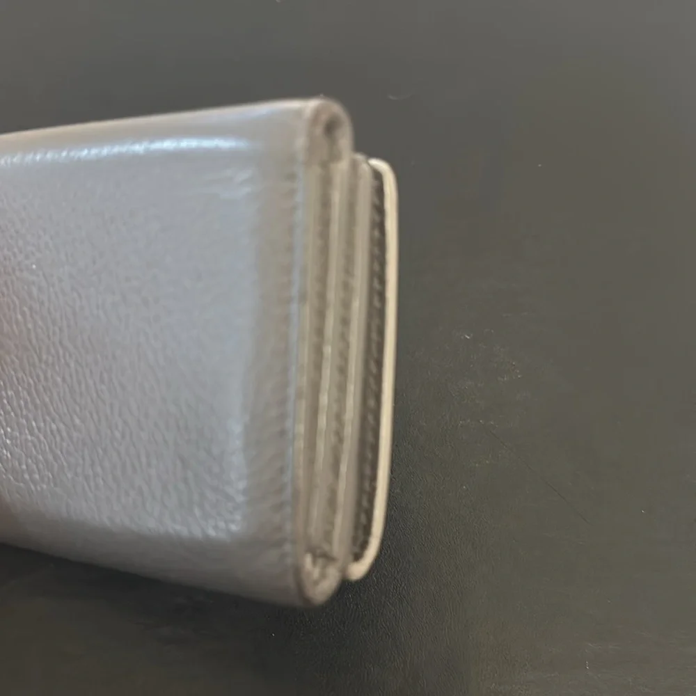 YSL Leather Trifold Wallet - Picture 9 of 9